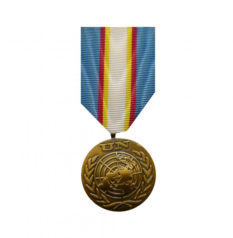 Médaille des Nations Unies MANUTO ATNUTO Timor Oriental 1999