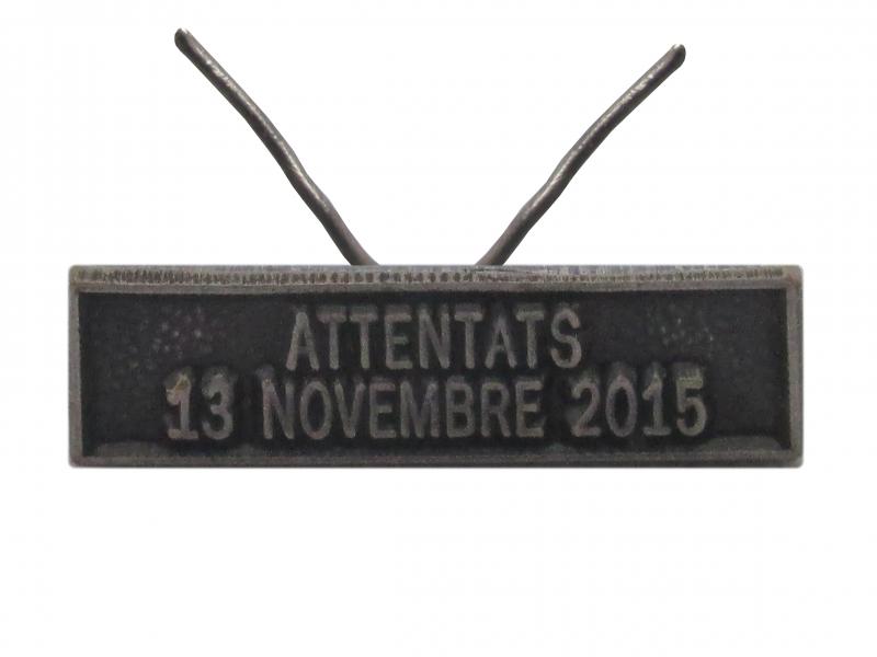 Attentats Novembre 2015 Argent (Agrafe Réduction)
